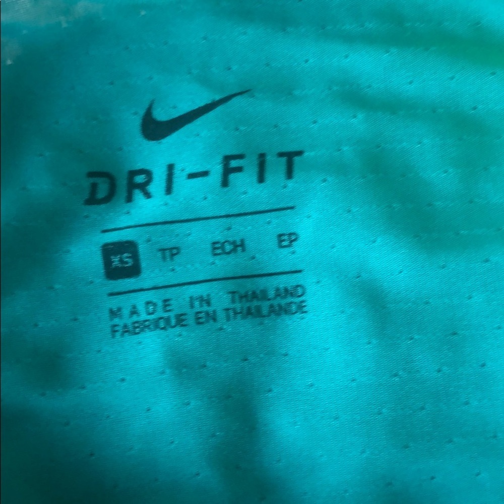 Nike workout tank size XS - Picture 3 of 3
